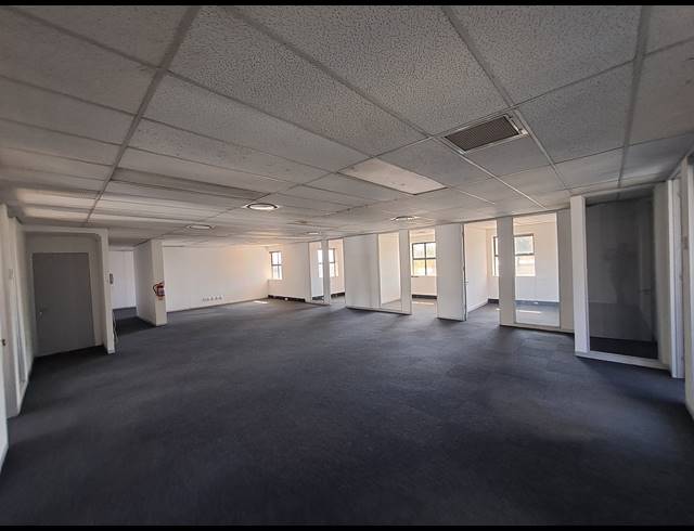 281M² OFFICE TO LET IN HYDE PARK